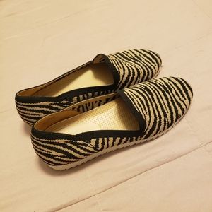 VANELI Black/Tan  Zebra Knit Verne Comfort Slip On Sz 8.5